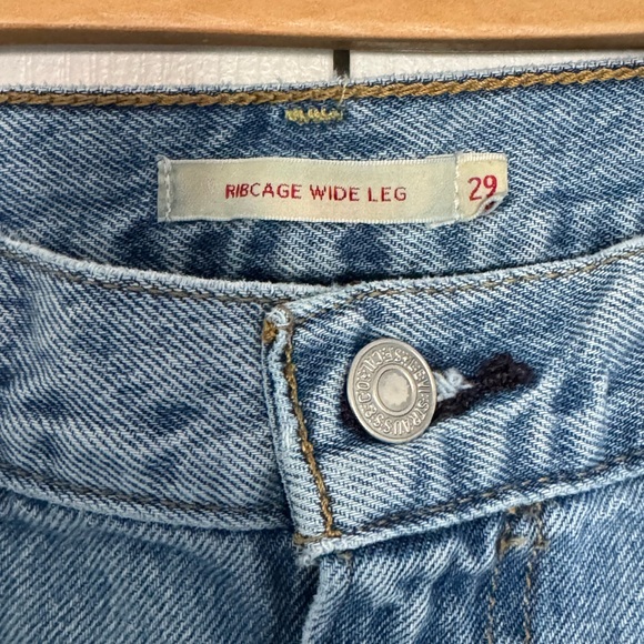 Levi’s Ribcage Wide Leg - Picture 2 of 5